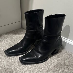 Vagabond Black Heeled Leather Boots